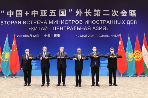 王毅：實(shí)現(xiàn)傳統(tǒng)醫(yī)學(xué)中心在中亞地區(qū)全覆蓋